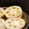肉のうま味を詰め込んだ【厚切りれんこん肉詰めステーキ】の工程1