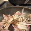 10分で完成!【豚バラごぼう丼】の工程2