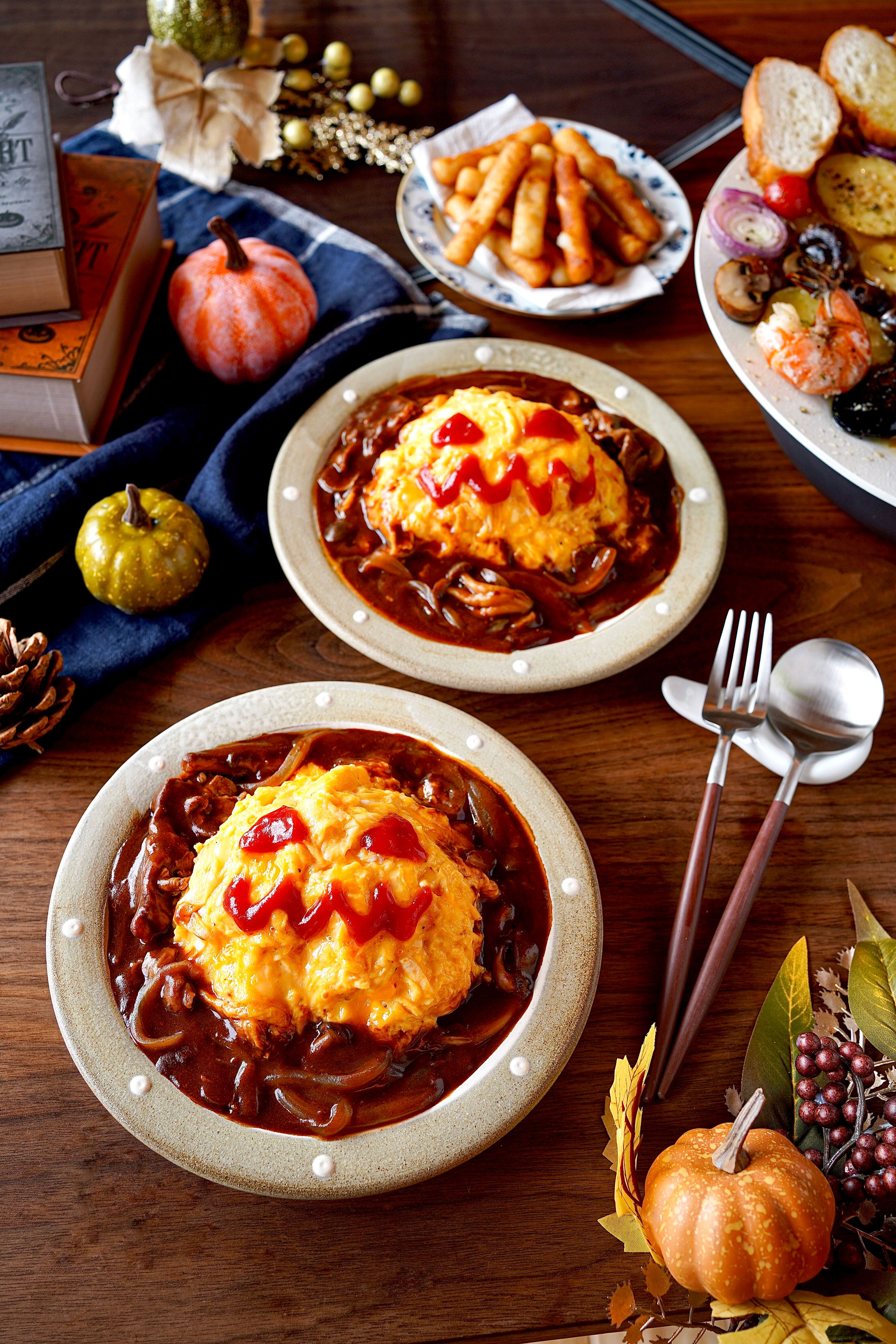 ビーフシチューオムライス】ふわとろ卵に濃厚コク旨シチュー