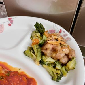 ケの作ってみた!投稿(【ガリバタチキンブロッコリー】ご飯がススム！男子も満足)