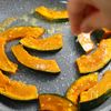 じゃりじゃりが病みつき!【かぼちゃのざらめソテー】の工程3
