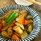 簡単に作れる‼︎
鶏もも肉✖️牛蒡✖️人参✖️蒟蒻の甘辛煮物