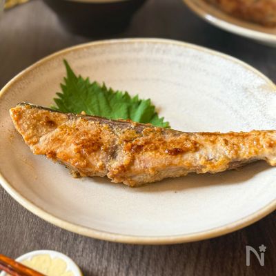 塗って焼くだけ！【ぶりのごま味噌焼き】