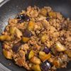 【なすの肉味噌そぼろ丼】ご飯が止まらない甘辛どんぶりの工程3