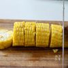 鶏肉の旨みがしみて絶品 とうもろこしと鶏肉のガリバタ炒めの工程1