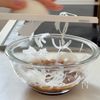 切ってあえるだけ♪【新玉とツナとわかめのさっぱりあえ】の工程2
