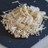 おかわりしたくなる【えのきとわかめの卵スープ】の工程1