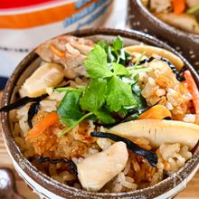 【たけのこと鶏肉の塩昆布炊き込みご飯】うまみたっぷり♪