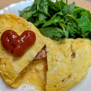 まゆのの作ってみた!投稿(ワンパン5分！【トマト入りふわとろオムレツ】パパっと簡単♩)