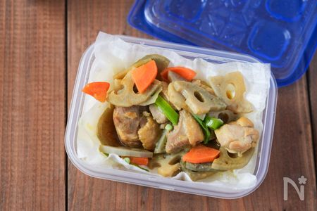 クッキングシートならご飯とおかずを仕切れる
