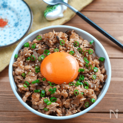 節約 生姜そぼろ丼