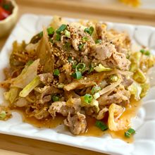 ごはんすすむ♡豚こまキャベツの味噌キムチ炒め【腸活・お弁当】