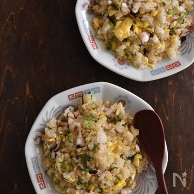 旨味抜群!!ガーリックバターのイカゲソチャーハン