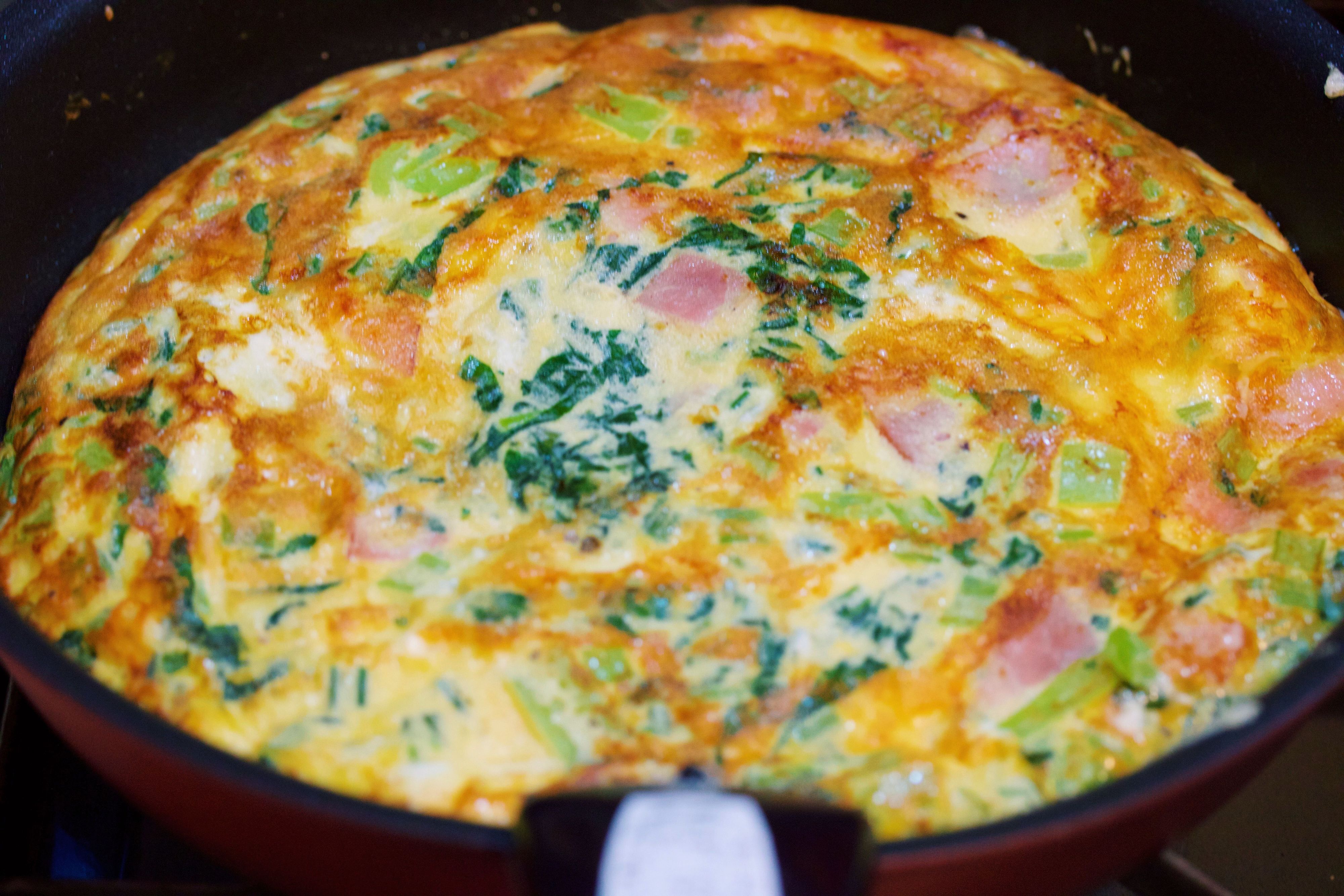 ふわふわ スパニッシュオムレツ風 小松菜ベーコンの卵焼き レシピサイトnadia