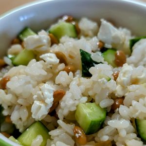 まゆのの作ってみた!投稿(やみつきになるおいしさ！納豆きゅうりチーズごはん)