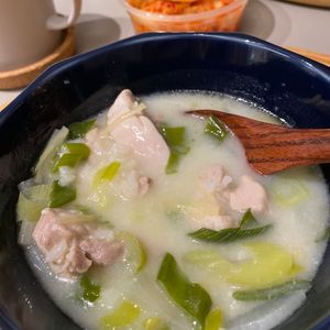 凛の作ってみた!投稿(【鶏もも肉で天才的に旨い！参鶏湯風スープ】旨みが凝縮！！)