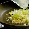 白い、辛くない、でもうまい！"焦がしネギ香る白い麻婆豆腐"の工程4