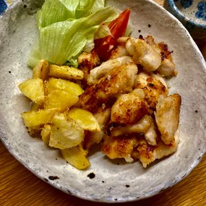 まーちゃんの作ってみた!投稿(【一度で2度美味しい、コンソメチキンポテト】子供受け抜群！)