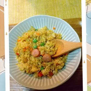 チョロリスの作ってみた!投稿(フライパンでピラフ風♡『ウインナーのカレーピラフ風炒飯』)
