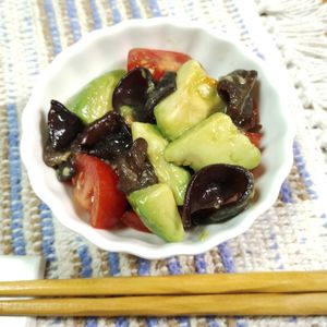 M＊Pの作ってみた!投稿(スプーンでモリモリ食べられる♡アボトマキクラゲの中華サラダ)
