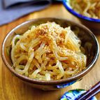 ＼食材1つで簡単／レンジで完結【糸蒟蒻の甘辛胡麻和え】