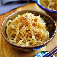 \食材1つで簡単/レンジで完結【糸蒟蒻の甘辛胡麻和え】