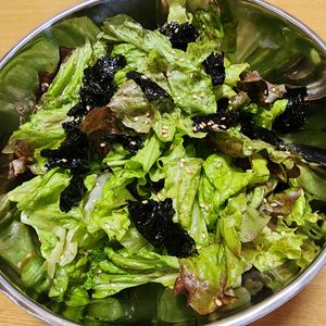ナムディの作ってみた!投稿(ちぎって振るだけ♪3分あれば作れる「レタスのチョレギサラダ」)