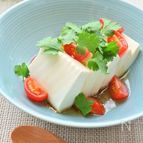 暑い日に食べたい！トマトとパクチーのエスニック冷奴