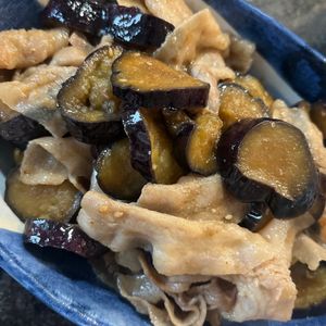 ちょちょ♩の作ってみた!投稿(焼き肉たれを使ったたれが絶品♡なすと豚バラのピリ辛ガーリック)