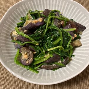あすかの作ってみた!投稿(ゆで茄子とほうれん草の😘🍆ヘルシーごま味噌和え♪)