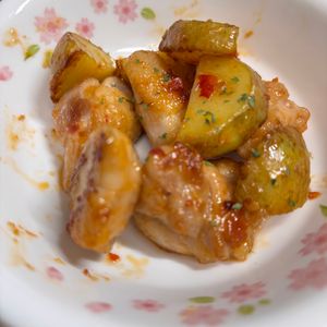 えみりんの作ってみた!投稿(家族大絶賛！家族争奪戦！鶏肉と新じゃがのスイチリマヨ炒め♪)