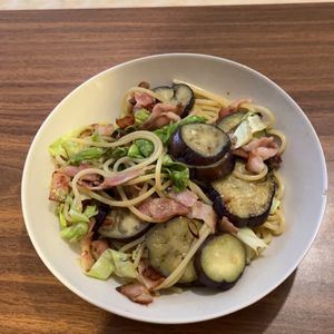 金の作ってみた!投稿(ワンパンパスタ【キャベツとベーコンのだし醤油ペペロンチーノ】)