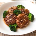 豚ひき肉と牛蒡のつくね・照り焼きソース