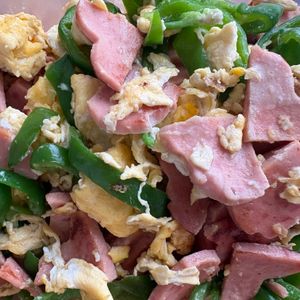 583809の作ってみた!投稿(【ピーマンとベーコンの卵炒め】朝食やお弁当、おつまみにも◎)
