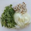 キャベツ卵なし☆玉ねぎと竹輪のお好み焼き。の工程1