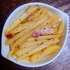 オレンジの作ってみた!投稿(じゃがいもとベーコンのマスタード炒め。)