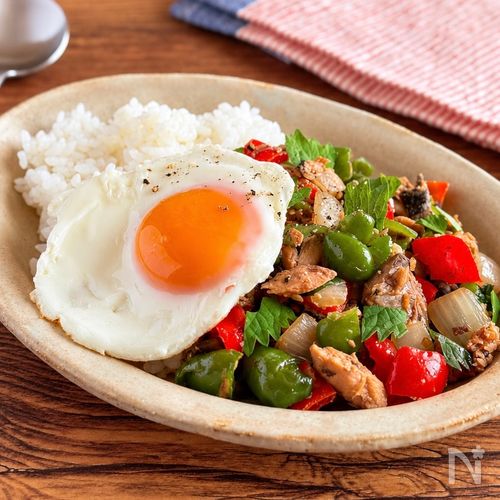 手軽にお魚ごはん♪【さば缶のガパオ風ごはん】