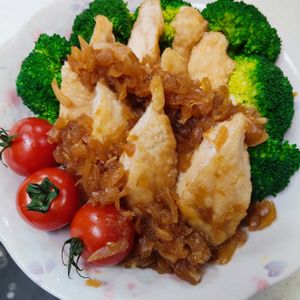もんぶらん°・*:.。.☆の作ってみた!投稿(ワンパン10分！【ささみのオニオンソースソテー】ご飯すすむ♩)