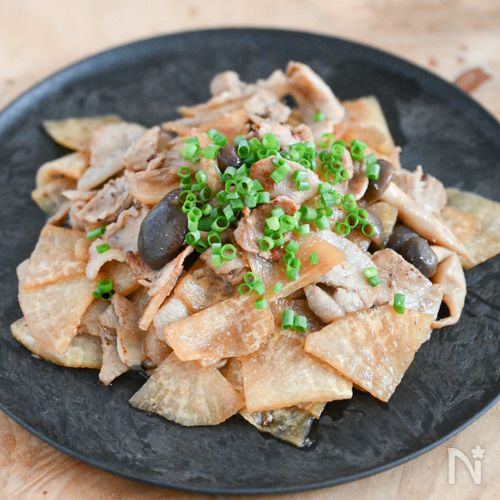 ぱぱっとボリュームおかず!豚肉と大根としめじのポン酢炒め