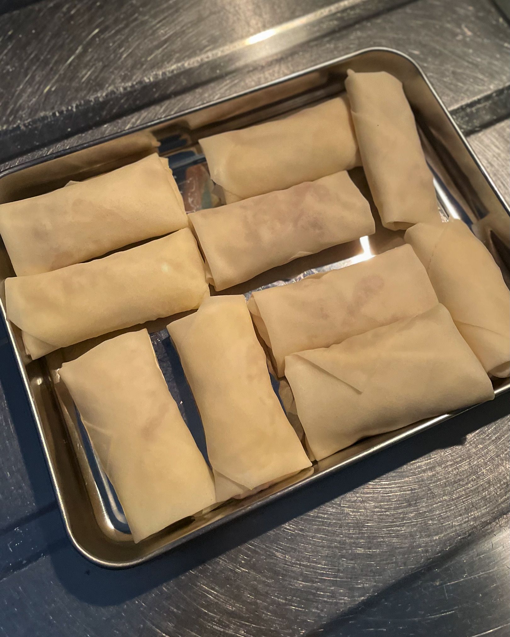 パリッ…じゅわ〜！面倒な作業を省いた「新玉ねぎ春巻き」 | レシピ