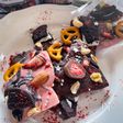 レンジでとかすだけ♪簡単 //
ごま割れチョコ