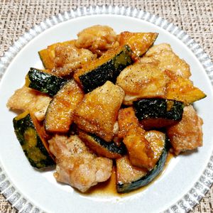 よっこの作ってみた!投稿(【カリッとねっとり】鶏とかぼちゃの甘辛黒こしょう和え)