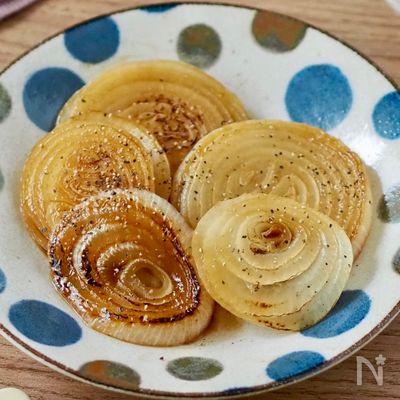 【新玉ねぎのステーキ】甘みがじゅわっと広がる簡単レシピ