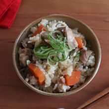大人気！ちょっと甘めの鶏ごぼう飯。