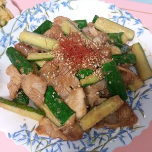 milkの作ってみた!投稿(パパッと完成！豚こまときゅうりのごま味噌炒め)