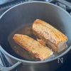 【豚バラの蒸し焼き 柚子胡椒添え】鍋ひとつで簡単ジューシー♪の工程2