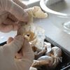 下味冷凍エビ団子の工程1