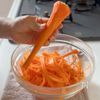 子どもが食べやすい！ひらひら人参の工程1