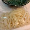『卵1つで』カツオ風味のだし醤油ぶっかけうどんの工程1