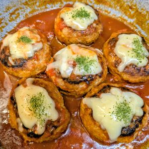 るるる♪の作ってみた!投稿(彼が好きな『トマトソースの煮込みチーズハンバーグ』)